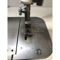 Commercial Sewing Machine Compensating Foot 1/32" Right Narrow